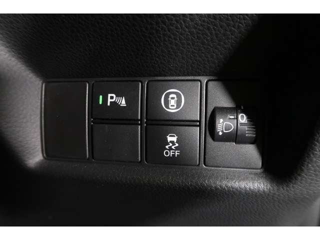 ホンダセンシング搭載！誤発進抑制機能・路外逸脱抑制機能・歩行者事故低減ステアリング・車線維持支援システム・先進車発進お知らせ機能など多彩な先進安全機能でより安全で快適なドライブを支援します。