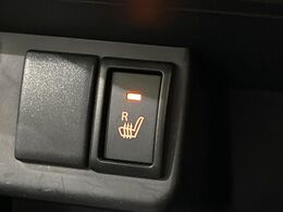 【シートヒーター】寒い日に重宝するシートヒーター！エアコンより早く温まってくれるので寒がりの人も安心ですね♪エアコンの温風は乾燥するから苦手、という方にもをおすすめです。