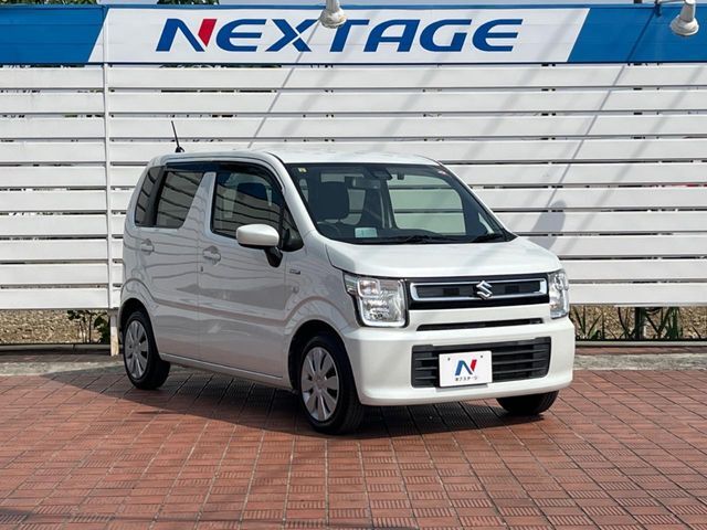 大好評のボディコーティング「弾スプラッシュコート」もご納車までに施工可能。通常のガラスコートと異なる、耐久年数6年の無機質ガラスコーティングが、ボディをキレイな状態に保ってくれます。
