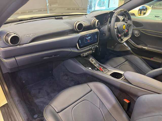 FOLDABLE REAR SEATS BACLREST