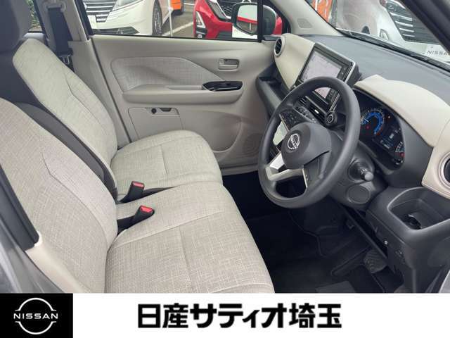 【ゆったりと運転してください】足元空間も広く、スムーズに乗り降りもいただけます♪