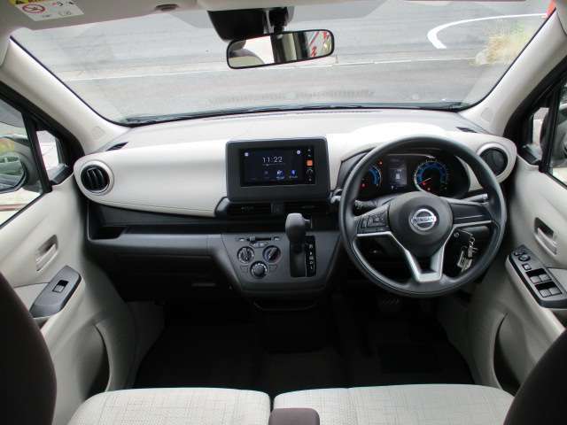 加納モータースの自慢はキレイな室内☆元々の状態に関係なくシート・内張・天井など外して徹底洗浄いたします☆