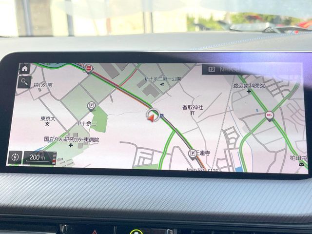 ●純正ナビ:一体感のあるナビは、高級感ある車内を演出してくれます。オーディオ機能も充実しておりますので、運転もより楽しめます♪