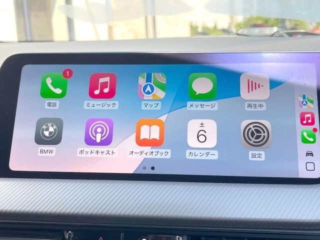 ●Apple　Car　Play：スマホとの有線接続で、ナビ・オーディオ再生などスマホのアプリ機能が画面でも使える便利機能です！