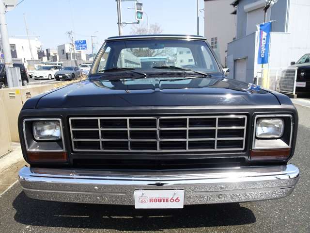 ダッジ ラムトラック D150 Midnite Express Tribute レストア車
