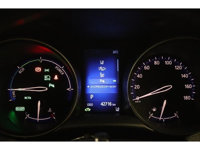 マルチインフォメーションディスプレイ付きのメーターです！エコ運転へ導く多彩な情報を表示してくれます。