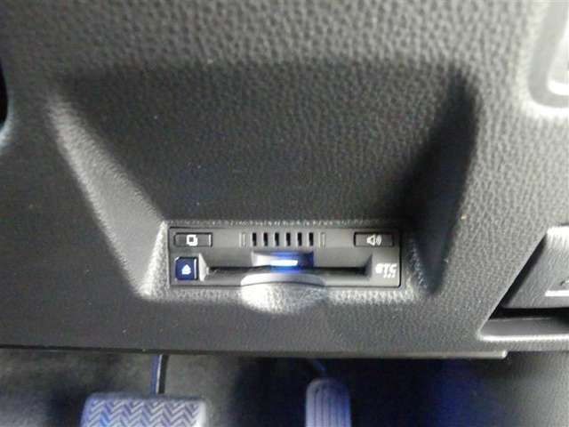 ETC車載器付きです。高速道路の料金所もスムーズに通過できます。