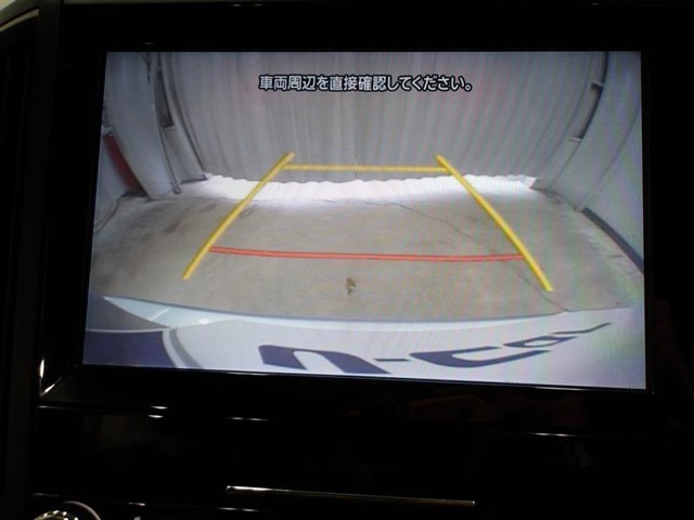 バックモニター付きなので車庫入れもラクラクです♪