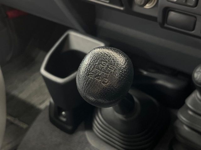 【フロア5速MT】走りの6速MT！！スポーティーな走行をお楽しみいただけます♪