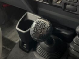 【フロア5速MT】走りの6速MT！！スポーティーな走行をお楽しみいただけます♪