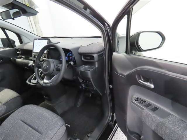 【禁煙車の定義】当店の定義・・・☆タバコ臭くない事☆コゲがない事☆灰皿等の喫煙器具が未使用の事　以上3項目をクリアした場合【禁煙車】と表示します。（現状を表しています。過去の事は、断定できません。）