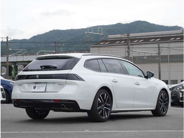 【中古車納車整備】専任メカニックによる2年定期点検相当の67項目の点検整備をご納車前に実施。主要な消耗部品は、点検の上必要であれば交換してご納車致します。