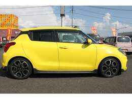 【全メーカー新車取扱】中古車だけでなく新車も全メーカー取り扱っております。購入しやすいお支払プランも取り扱っておりますのでお尋ねください。軽自動車に関しましては常時10台新車現車を展示中！