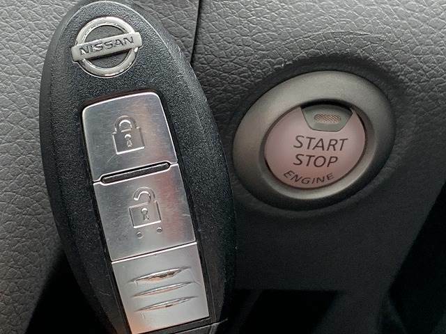 車内へのアクセス楽々、今や必須アイテムの「インテリジェントキー」には、キー複製防止「イモビライザー」まで備わっております。