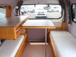乗車人数：5名　就寝人数：2名　車両サイズは、長さ406cm　幅166cm　高さ240cm。8ナンバーとなります♪