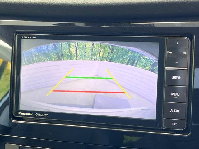 【バックカメラ】駐車時に後方がリアルタイム映像で確認できます。大型商業施設や立体駐車場での駐車時や、夜間のバック時に大活躍！運転スキルに関わらず、今や必須となった装備のひとつです！