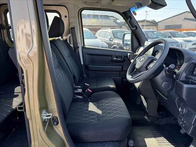納車整備ついても第三者機関の指定工場で分解記録(法定整備)を実施し、車検を基準に不具合箇所、消耗部品は改善して納車させていただきます。