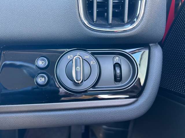 LIBERALAは全国に約40店舗以上※。どの店舗の在庫でもお近くのLIBERALAでご購入いただけます。※2023年11月現在