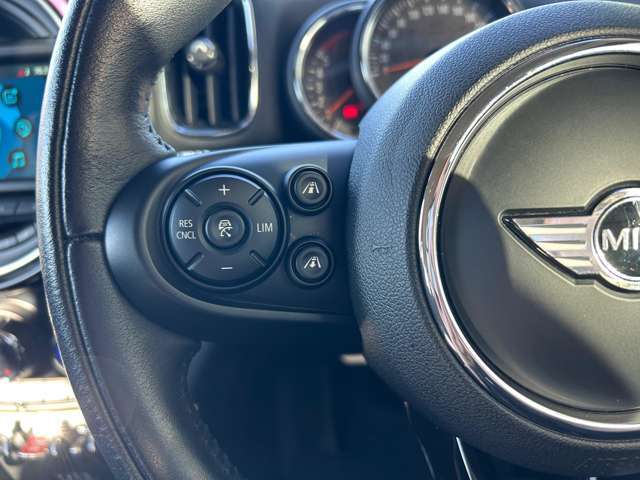 LIBERALAは全国に約40店舗以上※。どの店舗の在庫でもお近くのLIBERALAでご購入いただけます。※2023年11月現在