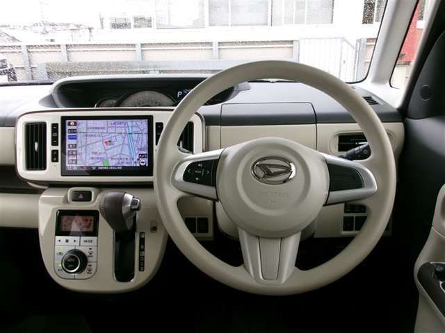 ご購入の車両には、ご納車前に室内の除菌・消臭を施行いたします。※ただし、すべての臭いを消臭できるわけではございませんので、あらかじめご了承ください。