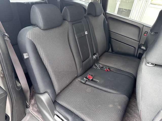 お客様に隅々まで見ていただけるよう展示車両は常に綺麗に仕上げております！お客様のご来店、スタッフ一同心よりお待ち申し上げます。