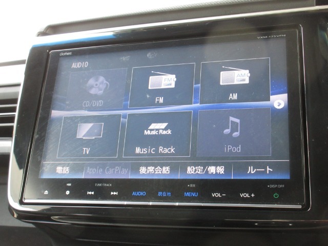 ナビゲーションはギャザズ9インチメモリーナビ（VXM-175VFNi）を装着しております。AM、FM、CD、DVD再生、Bluetooth、音楽録音再生、フルセグTVがご使用いただけます。