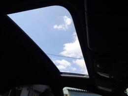 希少なサンルーフ付のS4です！