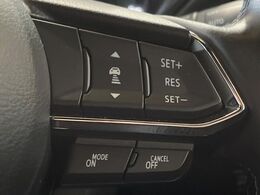 【マツダ・レーダークルーズコントロール】高速道路での長距離走行が楽に！自動で速度を保つクルーズコントロールが、衝突軽減システムと連携し、前方の車両を感知して車間を保つように速度調節してくれます！！