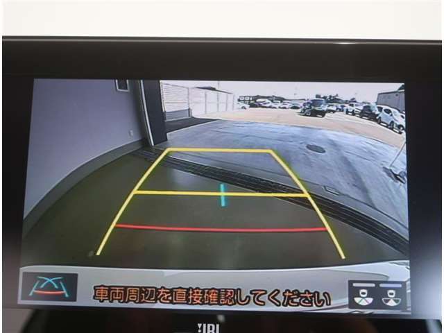 バックガイドモニターで、後方を確認しながら安心して駐車することができます。運転初心者も熟練者も必須の機能ですよ！