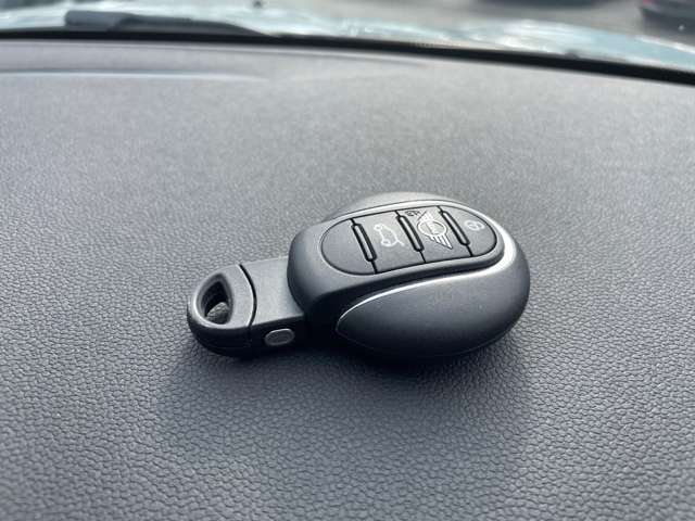 禁煙 ワンオーナー インテリジェントセーフティ パークトロニック MINIドライビングモード アクティブクルーズコントロール フートオープナー 前後ドラレコ シートヒーター スペアキー ミラーETC