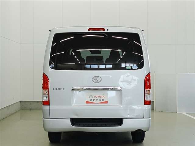 TOYOTA認定中古車とは　【1】まるごとクリーニング【2】車両検査証明書【3】ロングラン保証　この『3つの安心』をセットにした中古車のブランドになります。
