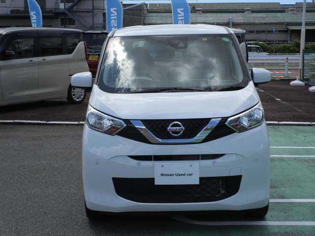 広い展示場には高品質で程度の良いお車を多数展示しておりますよ。他にもおすすめが色々ございます。