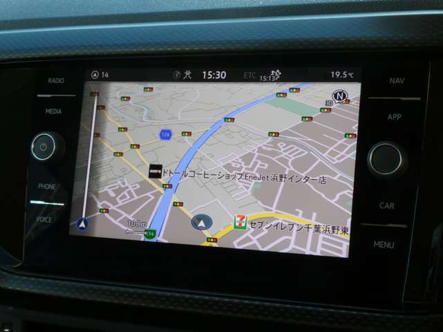 今では必需品のアイテム！VW純正メモリーナビ！知らない道もナビがあれば安心！お客様のカーライフを快適にサポートしてくますね♪