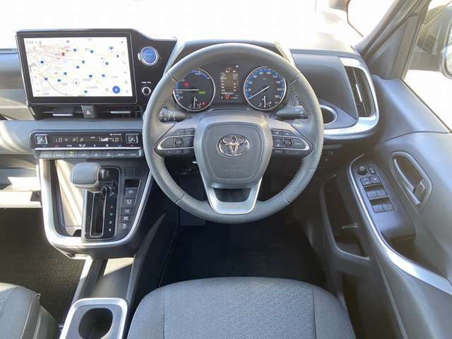 お見積りはもちろんお車の状態、装備、ご購入方法、追加で見たい写真などありましたら、お気軽に【在庫確認・見積依頼】ボタンや【0066-9711-554167】をご利用ください。どちらも無料♪♪