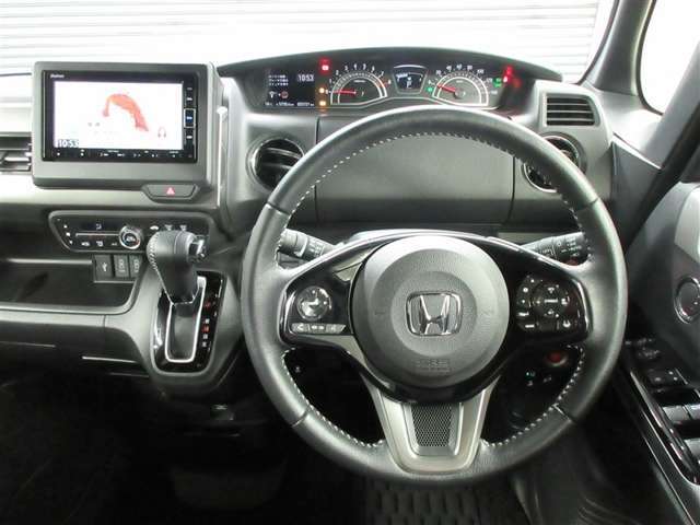 運転席はその車の重要ポイント。ぜひ実際にご乗車ください。お待ちしてます。