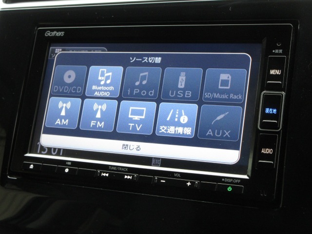 ナビゲーションはギャザズメモリーナビ(VXM-214VFi)が装着されております。AM、FM、CD、DVD再生、音楽録音再生、フルセグTV、Bluetoothがご使用いただけます。