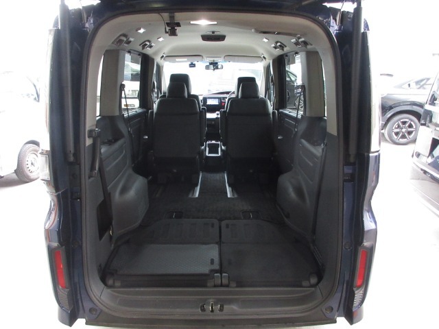 展示前には室内外共に清掃をしております。　納車整備は不良品がありましたら交換致します。ご希望に合わせた部品交換の際には、別途ご料金が発生する可能性がございます。詳細は当スタッフにお問い合わせください。