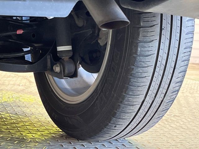 お車を安心してお乗りいただく為には、足回りの定期点検が欠かせません。サービスサポート（有償保証）では無料点検もご提供しており、安心のカーライフをお過ごしいただけるサポート体制が整っています。