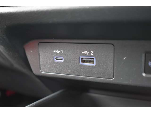 USB接続で長距離ドライブもIPADなどを接続しながら楽しめますよ