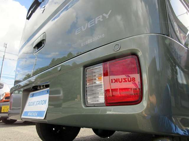 後方ソナーで駐車も安心♪