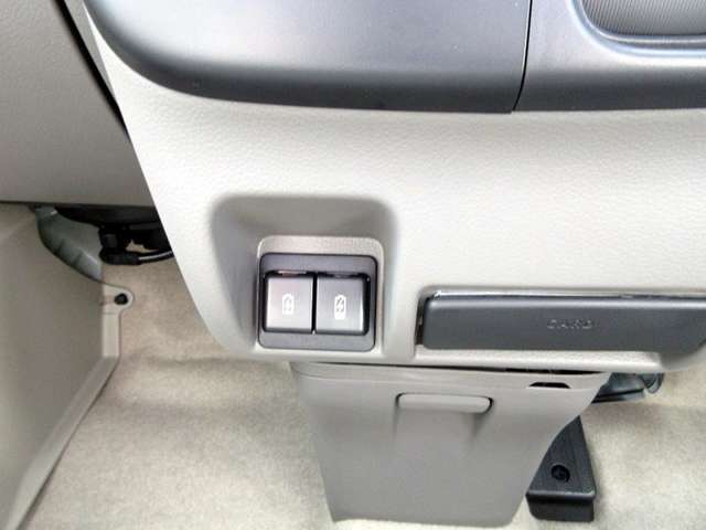 充電用USBポートはタイプAとタイプCを備えています