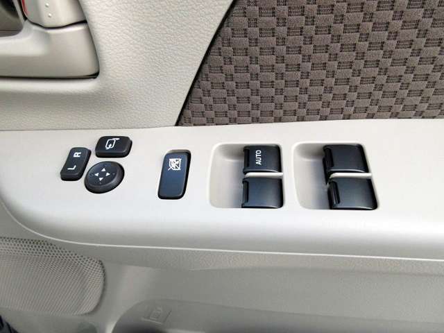 電動可倒ドアミラー＆全席パワーウインド♪