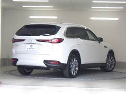 革巻きステアリング/リモコン☆ブラックレザーシート/パワー/ヒーター☆3列シート/6人乗り☆パワーバックドア☆ルーフレール☆LEDオートライト☆純正20インチアルミ☆