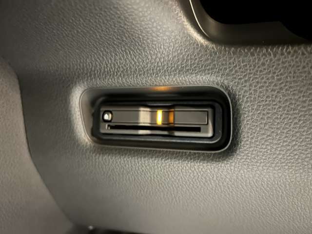 純正9インチナビまたは純正11.4型ナビに追加料金で変更も可能です。詳しくはスタッフまでお申し付けくださいませ。