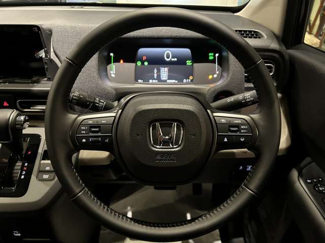 純正9インチナビまたは純正11.4型ナビに追加料金で変更も可能です。詳しくはスタッフまでお申し付けくださいませ。