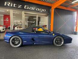 ◆「F355」の車名は排気量約3，500cc、5バルブのパワーユニットを搭載していることに由来します！◆