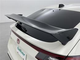 【ピアノブラック大型リアスポイラー】タイプR専用設計の大型リアスポイラーです！見た目もド派手に！