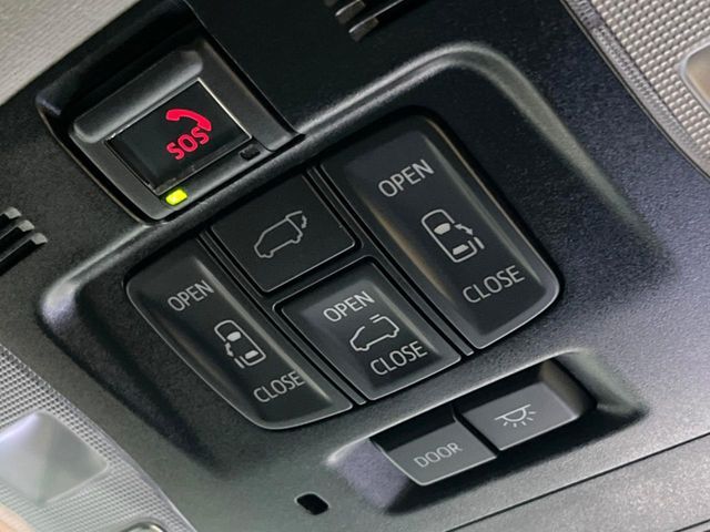 【両側パワースライドドア】スマートキーや運転席のスイッチで後席両側スライドドアの開閉が可能♪電動だから力を入れてドアを開ける必要が無く、小さなお子様でも簡単に開け閉めでき快適です♪