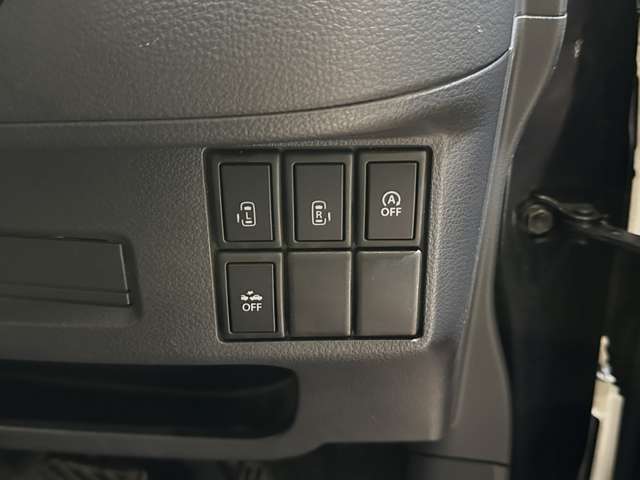 アイドリングストップ機能付いています。両側電動スライドドア装備車です。