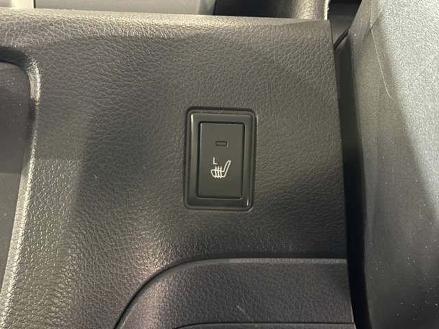 シートヒーターついています。